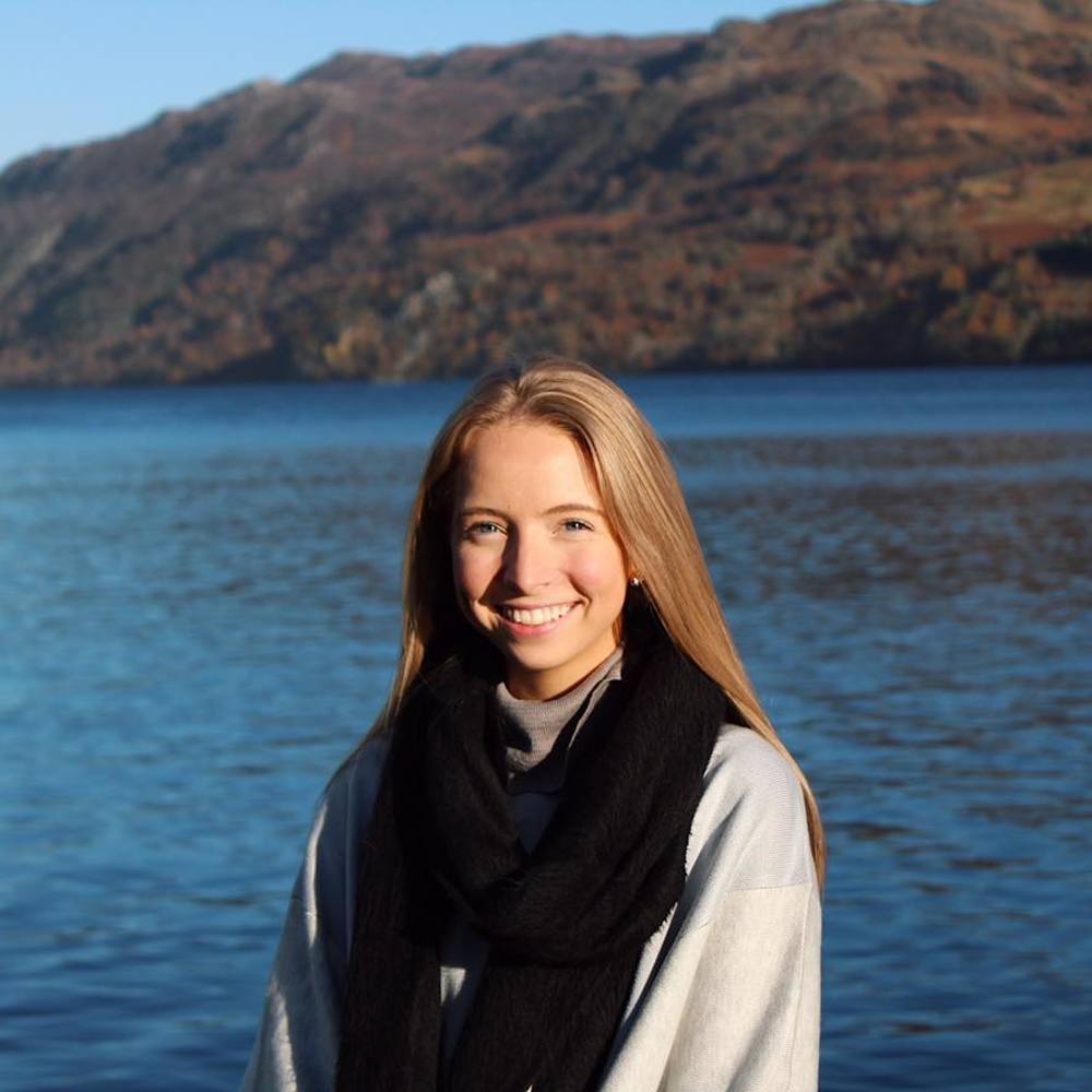 Meet your Posher, Laura
